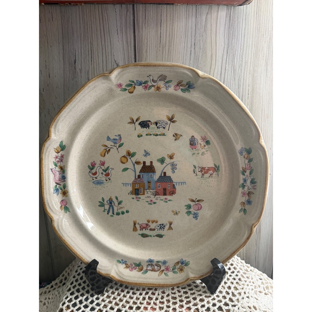 International Heartland Stoneware Made In Japan Dinner Plate